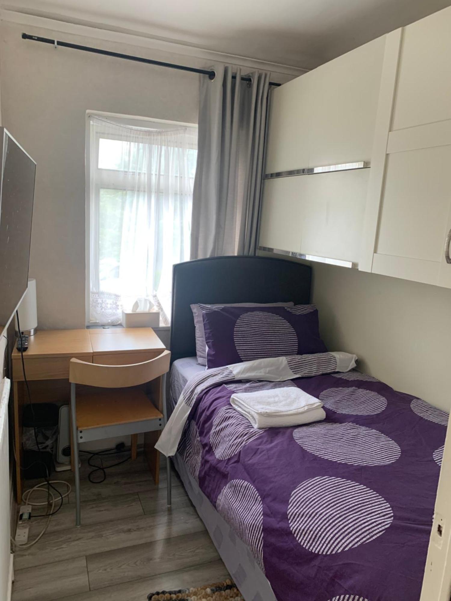 Small Single Boxroom Ovo Wembley Stadium Séjour chez l'habitant *