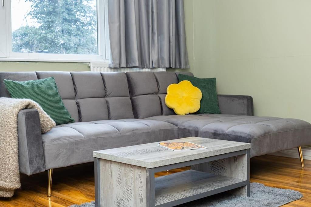 Apartment Ground Charming 3 Bedroom Flat With Private Garden