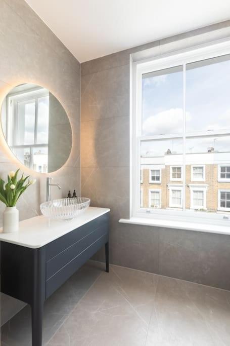 Superb 3 Bed Notting Hill * London