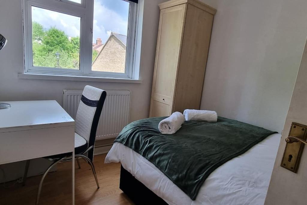 Entire Flat In Alexandra Palace * Londres
