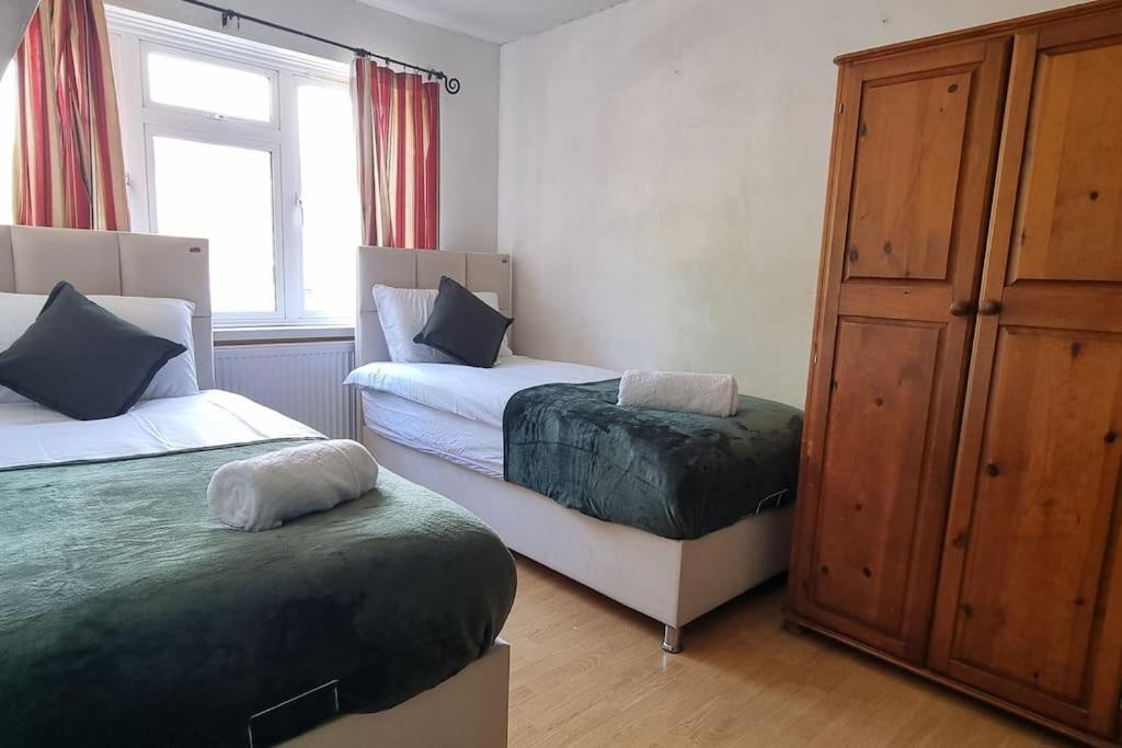 Apartamento Entire Flat In Alexandra Palace Londres
