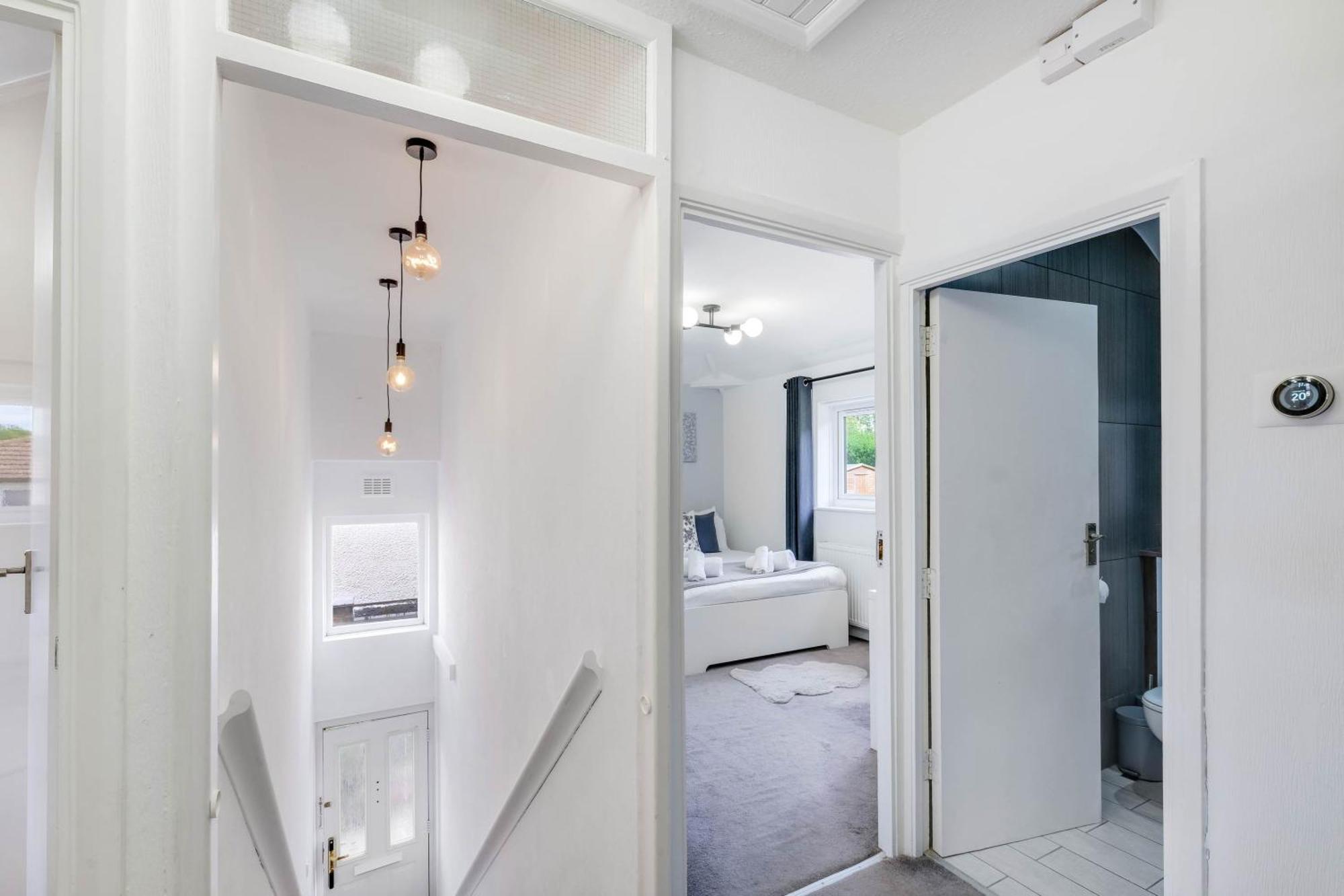 Hanwell 2 Bedroom Maisonette By 360stays * Londres
