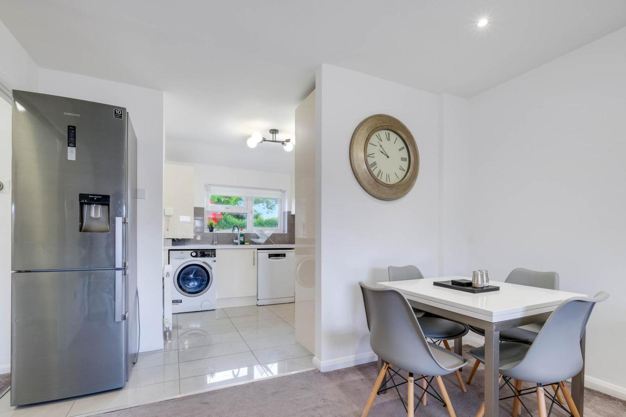 Hanwell 2 Bedroom Maisonette By 360stays Appartement *