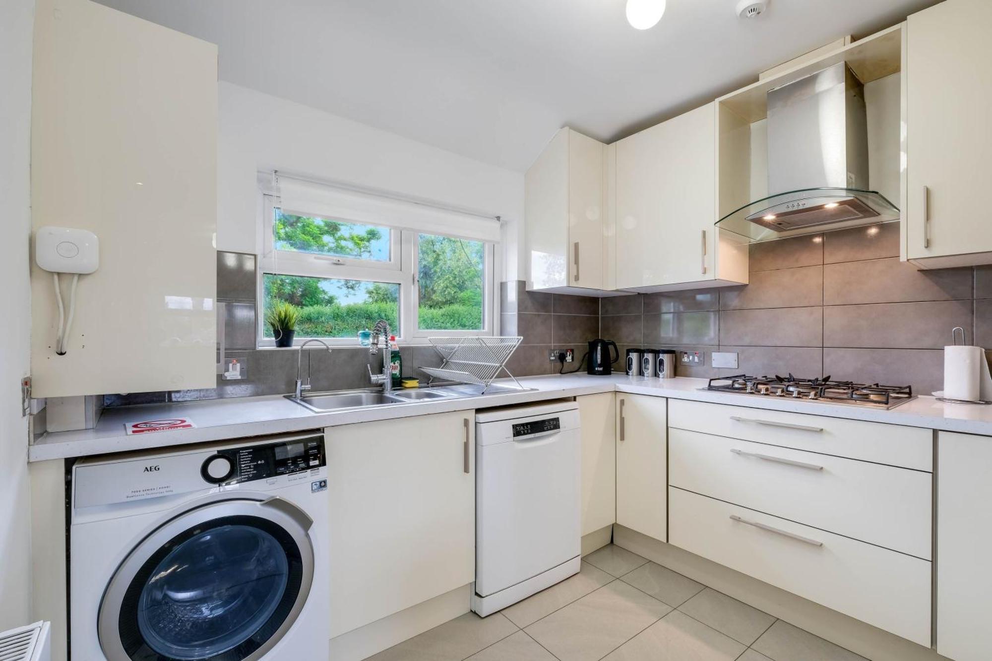 Appartement Hanwell 2 Bedroom Maisonette By 360stays *