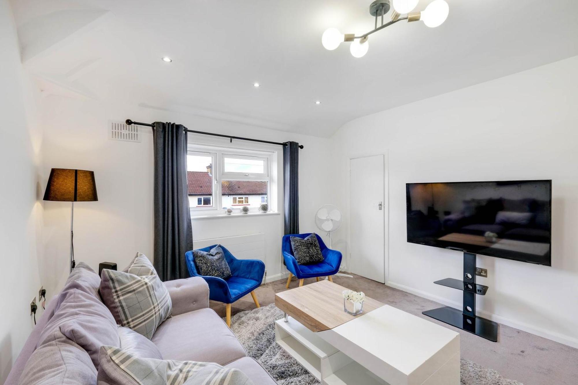 Hanwell 2 Bedroom Maisonette By 360stays Apartamento Londres