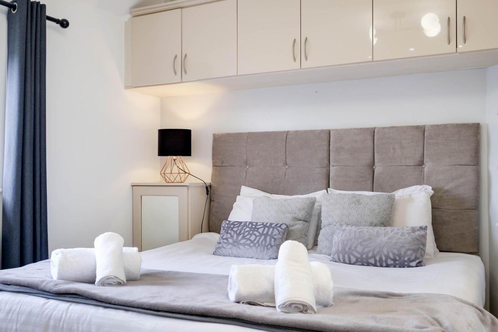 Hanwell 2 Bedroom Maisonette By 360stays Londres