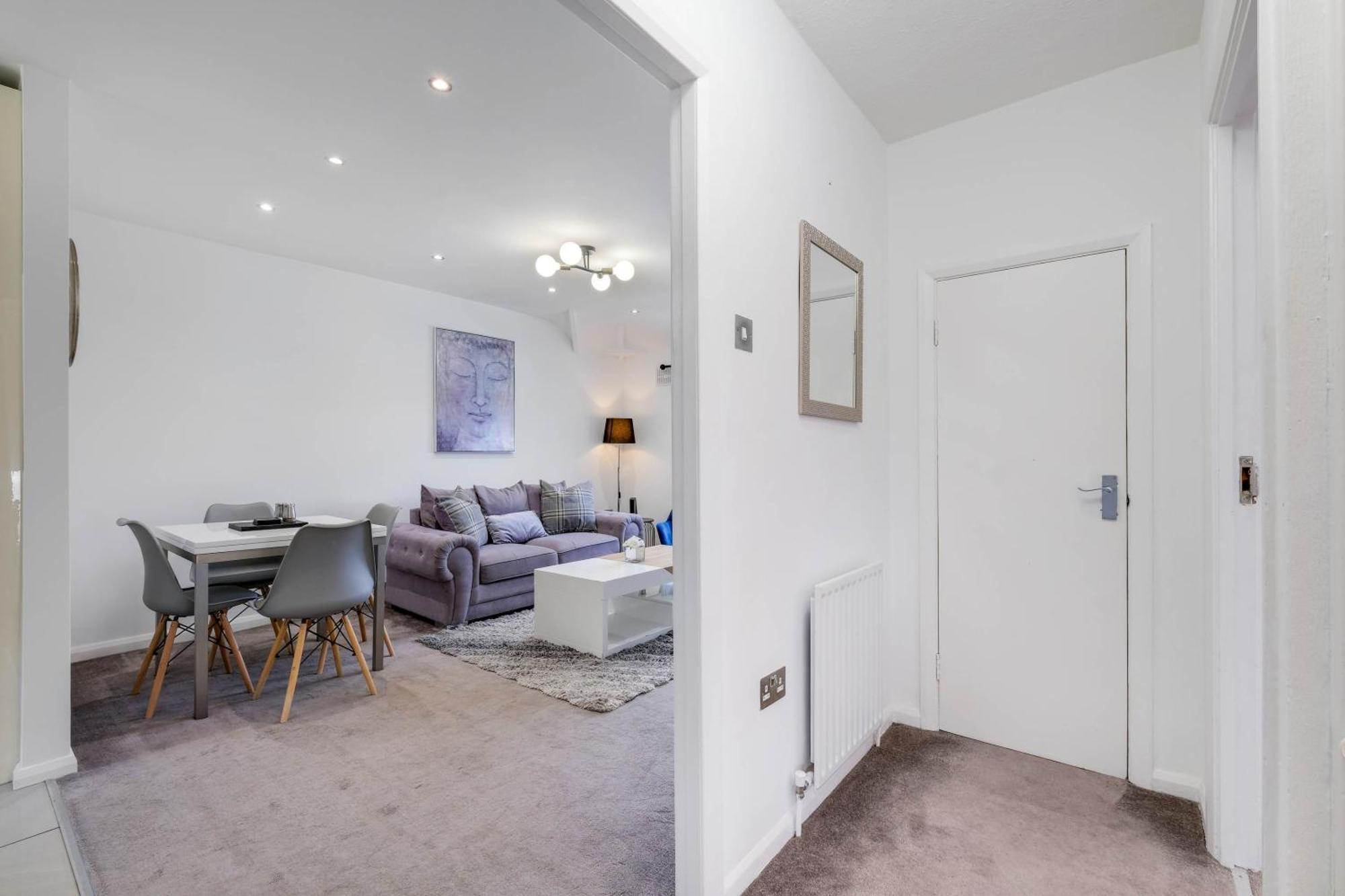 Hanwell 2 Bedroom Maisonette By 360stays * Londres