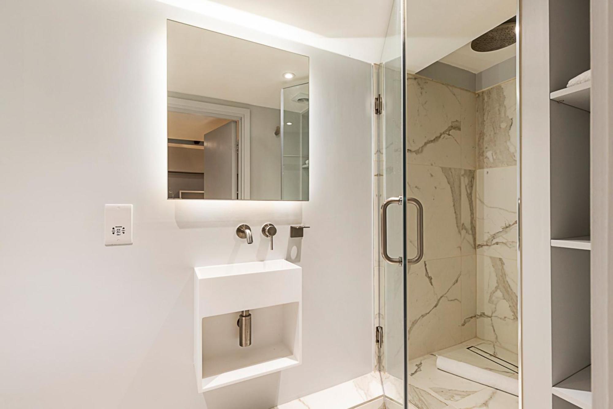 Renovated Historic & Garden In Enclave * Londres