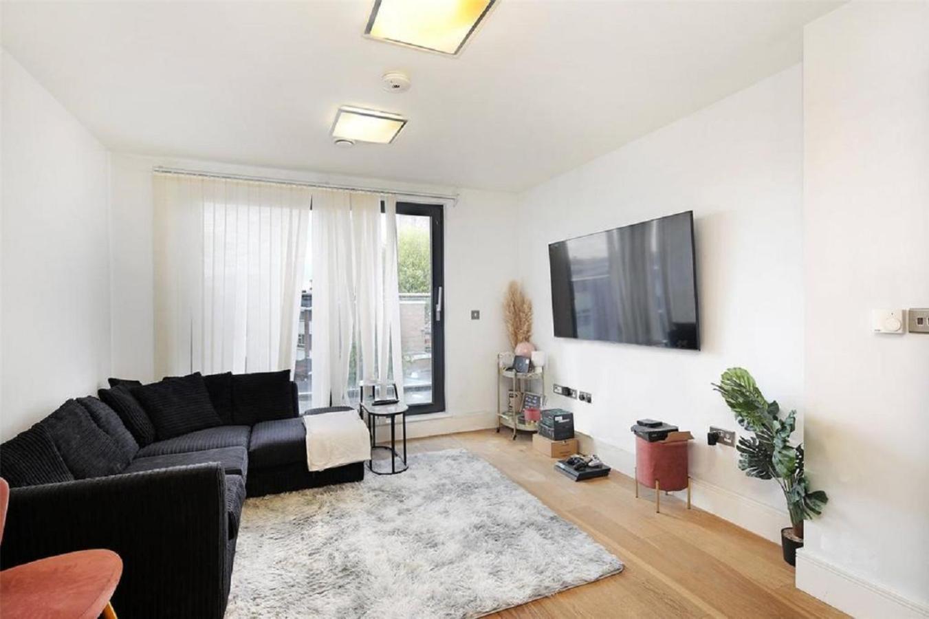 Exquisite One Bed With View And Near Tube Appartement Londres