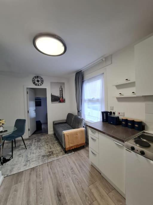 Stylish And Spacious 1 Bedroom Kensal Tube 1a Apartamento