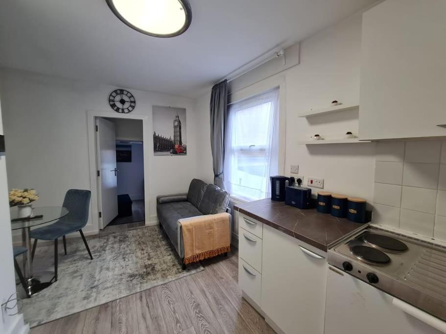 Stylish And Spacious 1 Bedroom Kensal Tube 1a Apartamento *