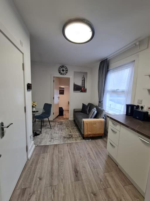 Stylish And Spacious 1 Bedroom Kensal Tube 1a Apartamento *