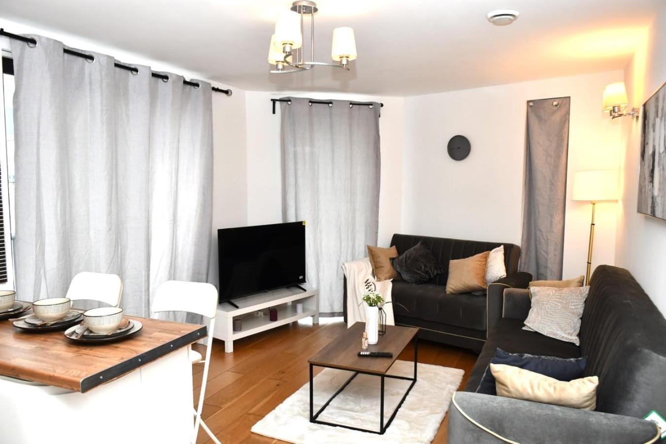 Spacious 2bedroom In Airport