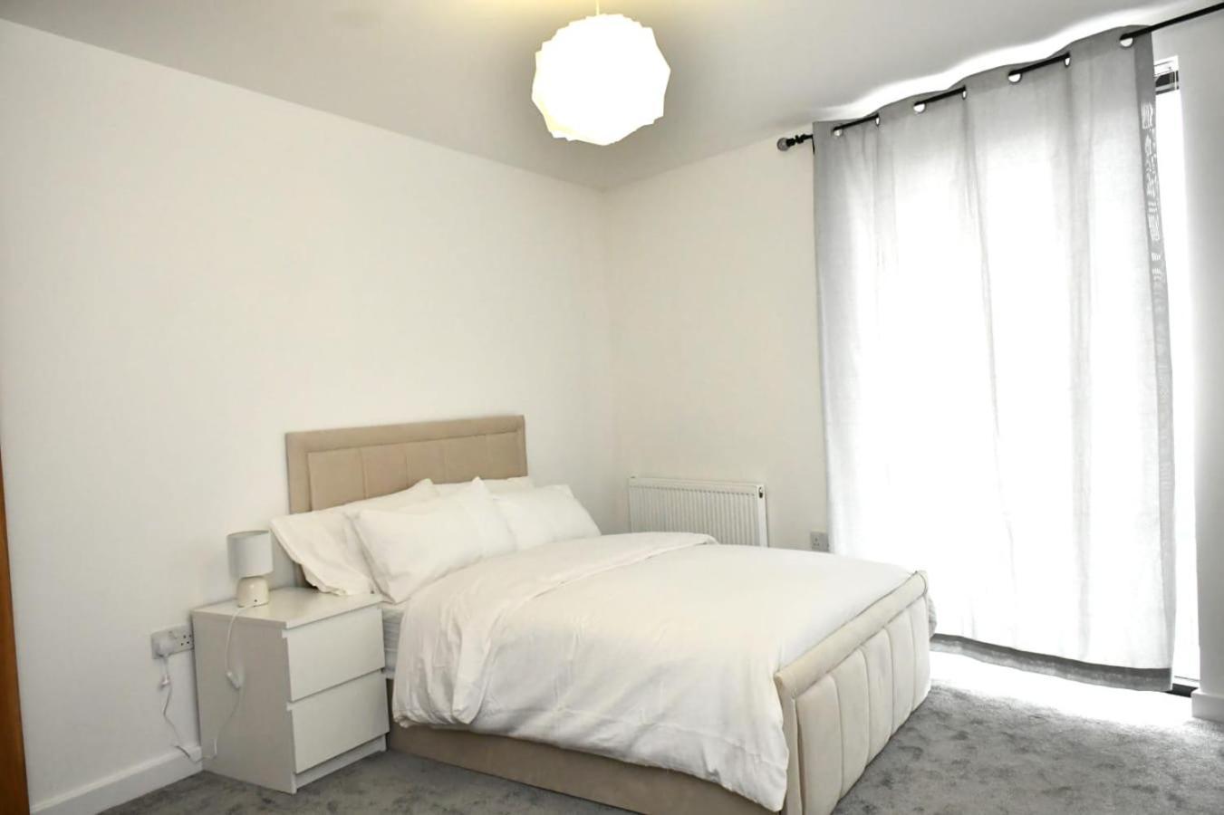Spacious 2bedroom In Airport Appartement *