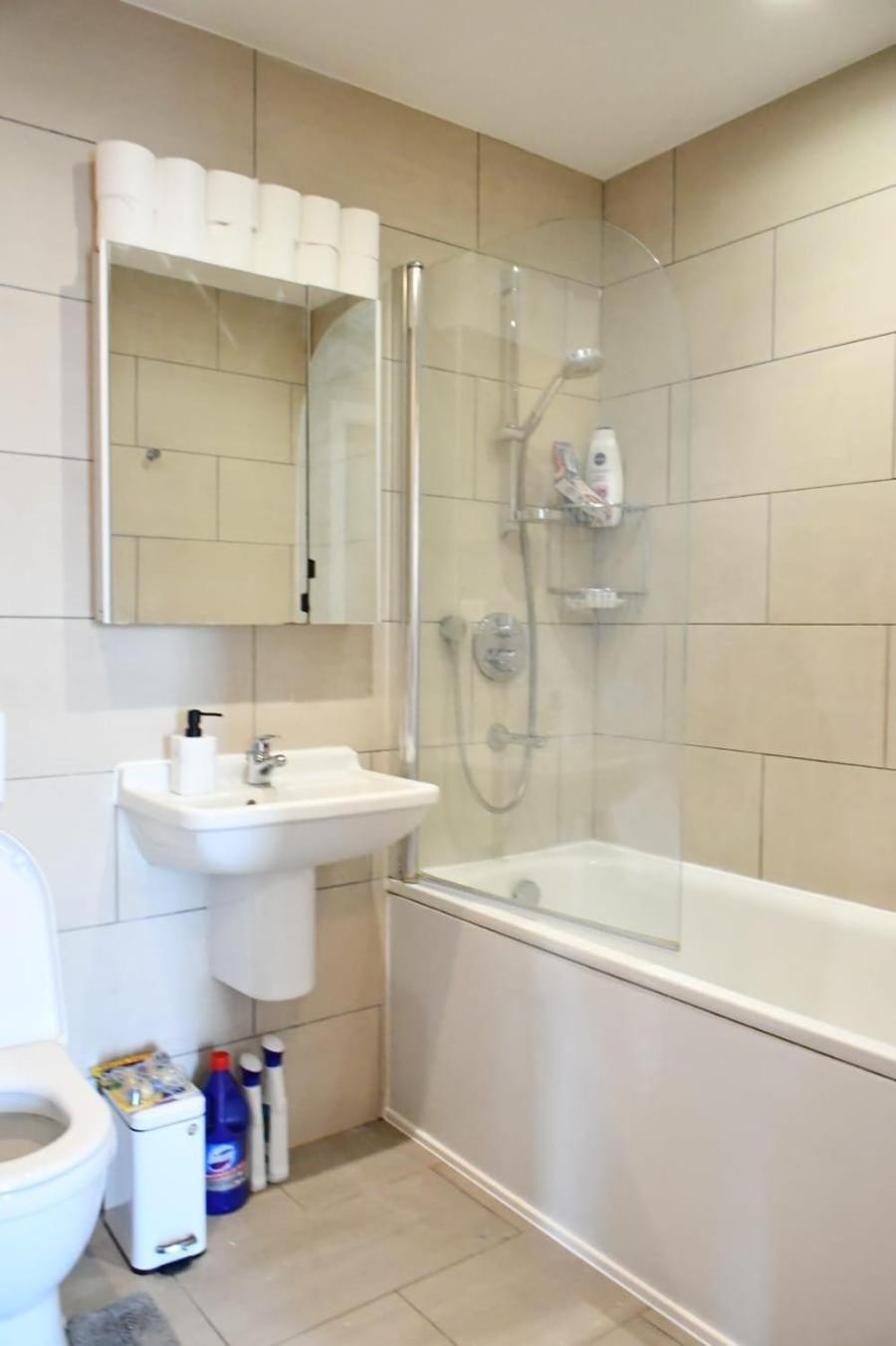 Spacious 2bedroom In Airport *
