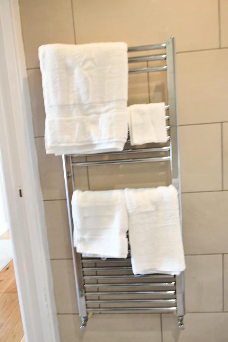 Spacious 2bedroom In Airport Appartement *