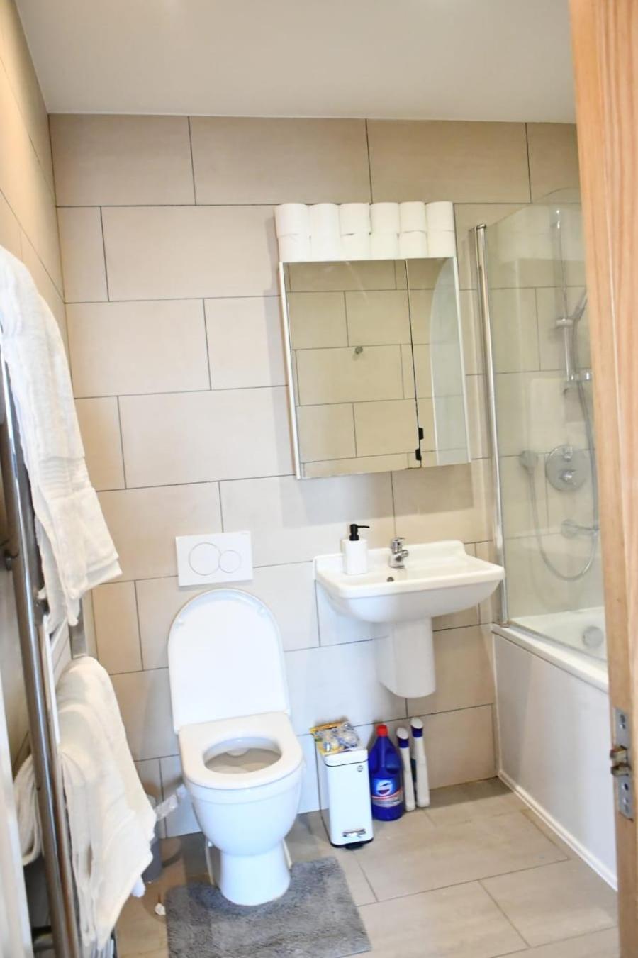 Spacious 2bedroom In Airport Appartement *