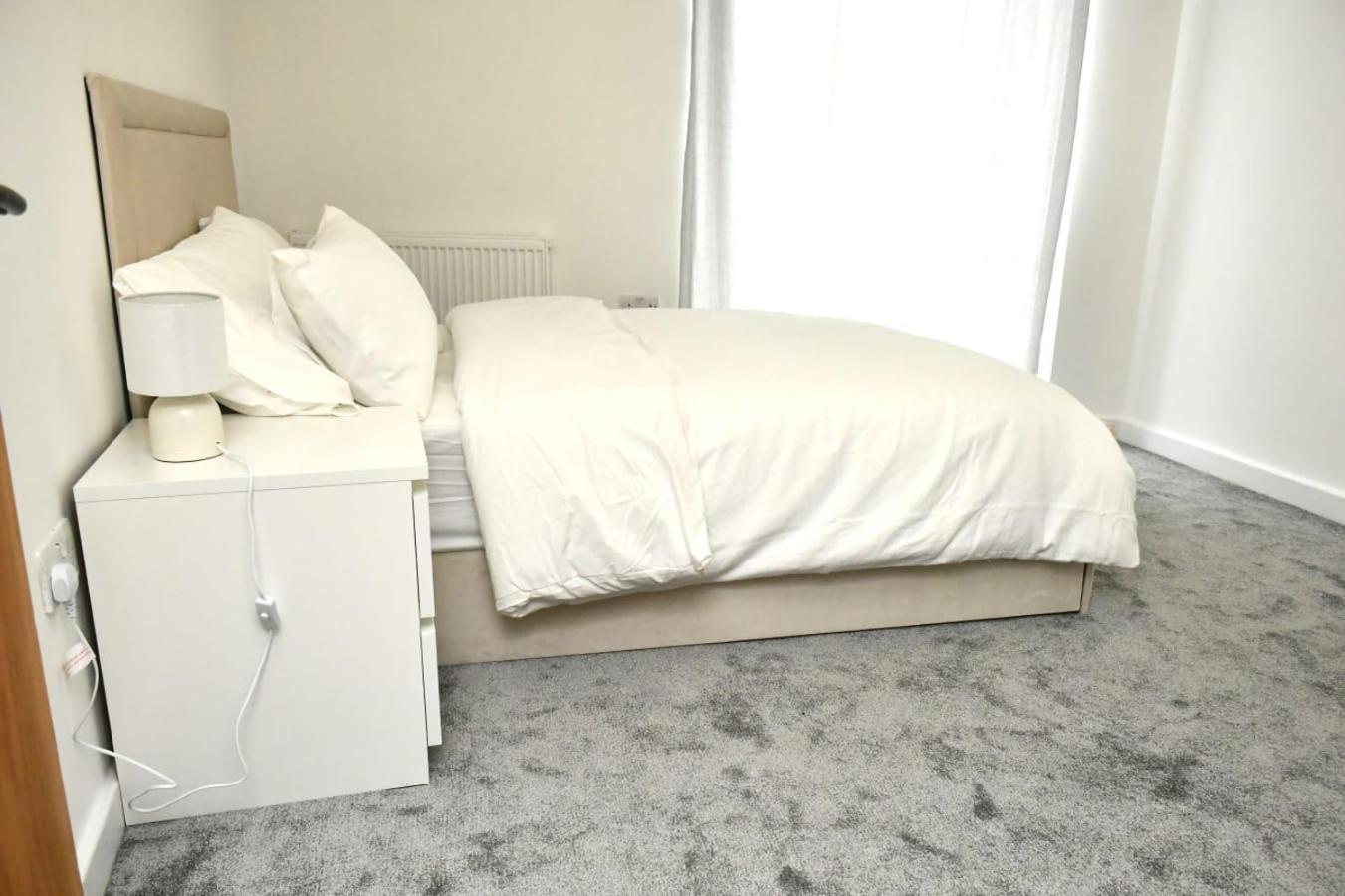 Appartement Spacious 2bedroom In Airport Londres