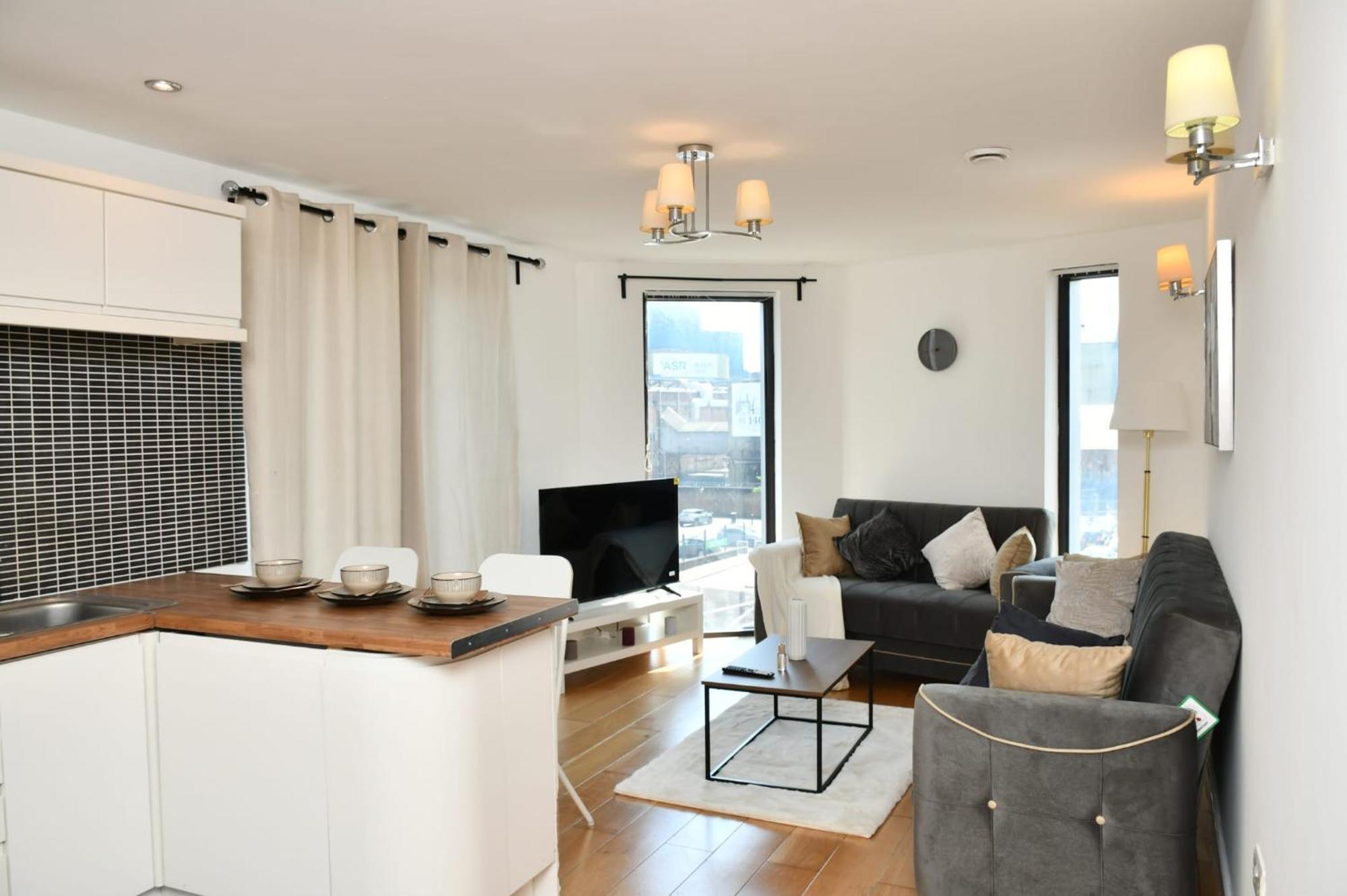 Spacious 2bedroom In Airport *