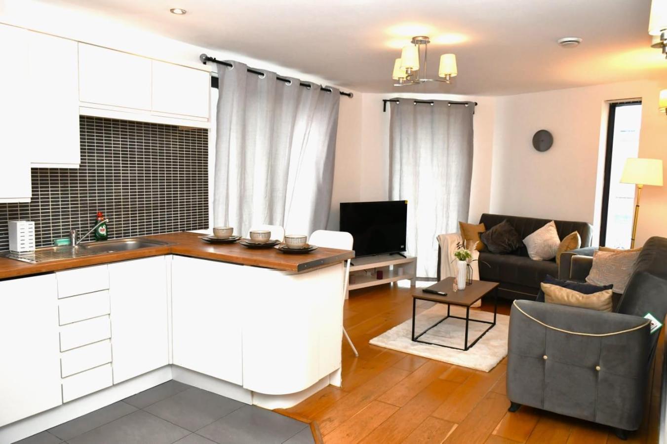 Spacious 2bedroom In Airport Appartement Londres