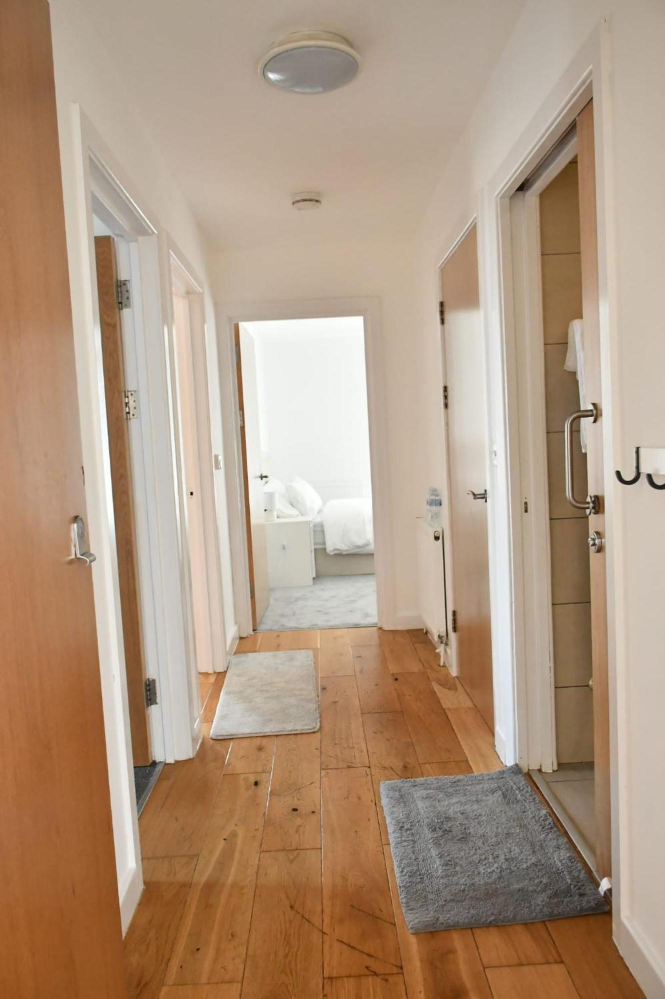 Spacious 2bedroom In Airport *