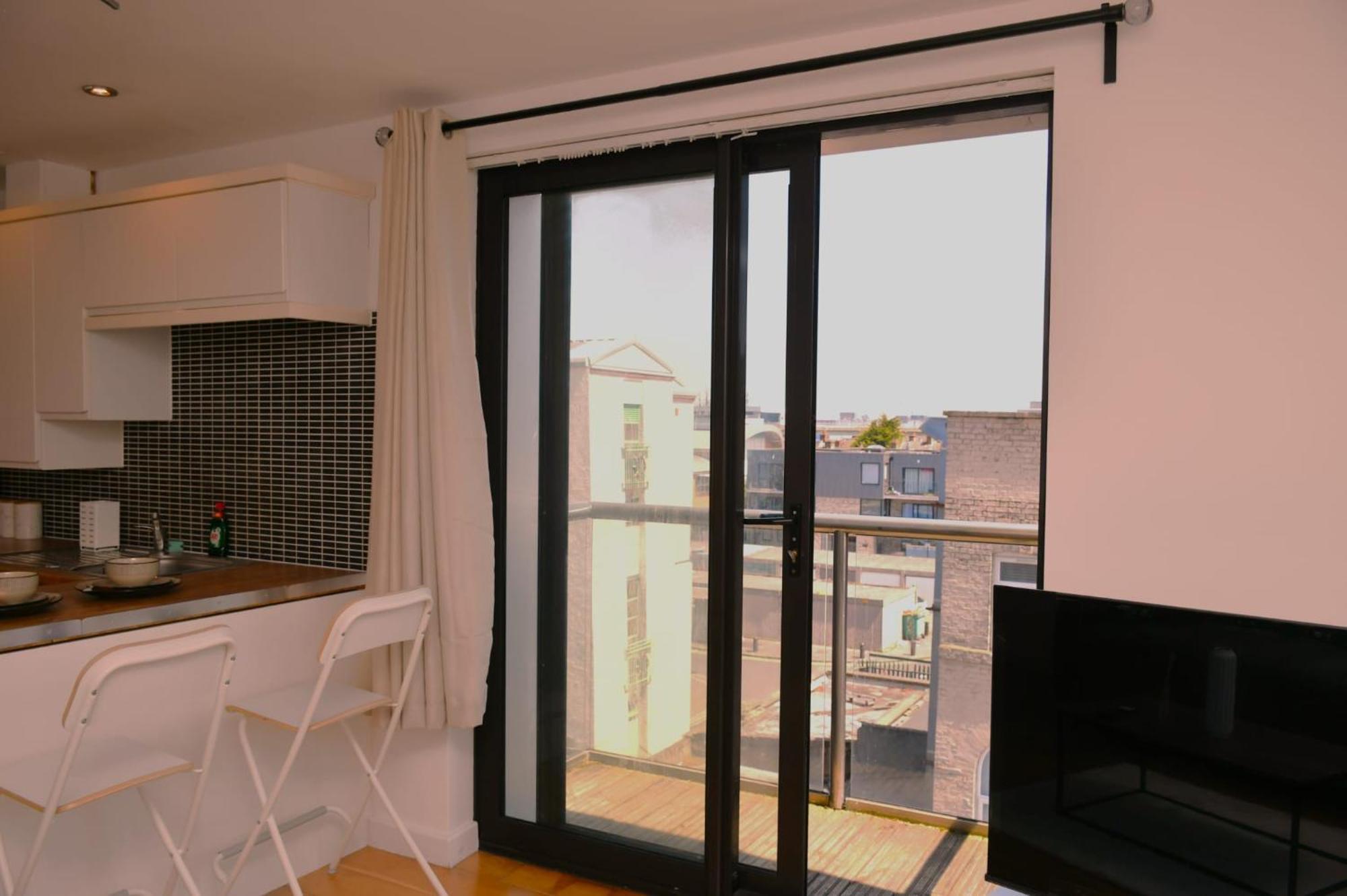 Spacious 2bedroom In Airport