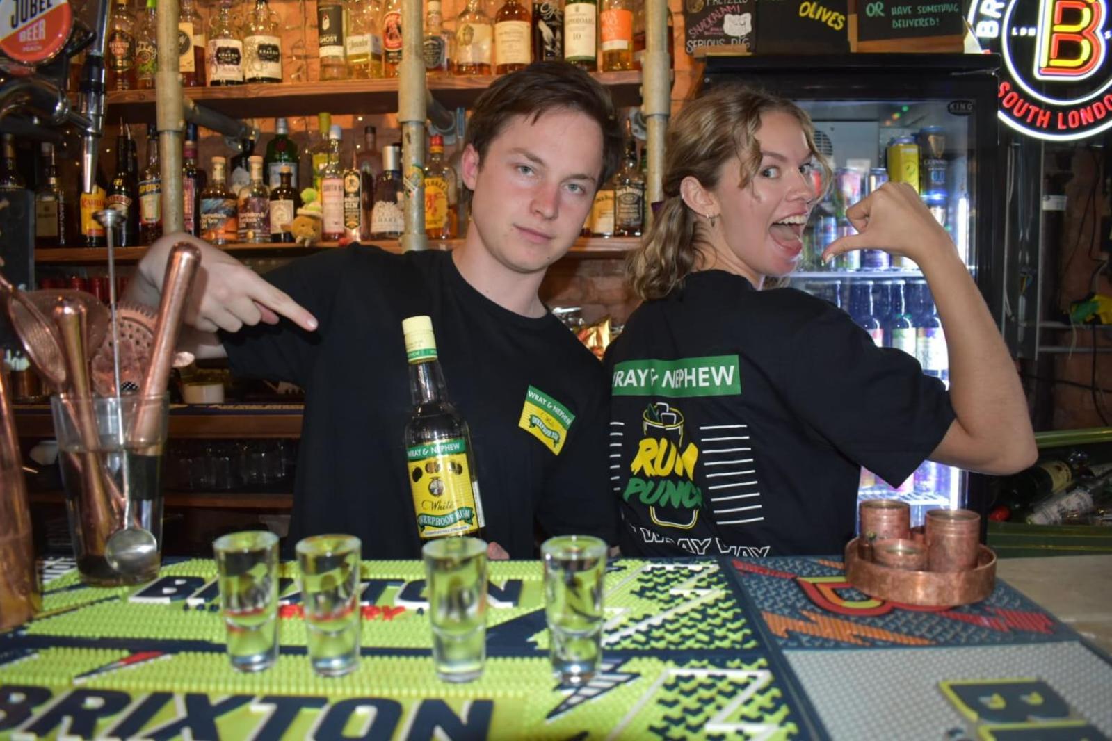 Hostal The Walrus Bar And