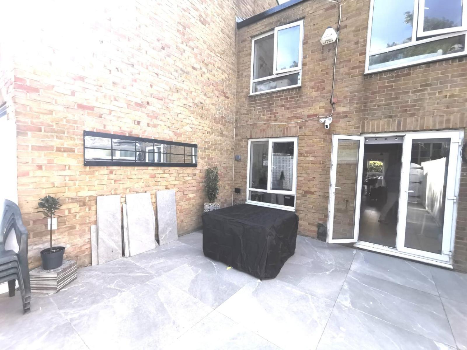 Hébergement de vacances Free Parking - 4 Bed - 3 Bath - Sofa Bed - Digital Lock Entry Londres