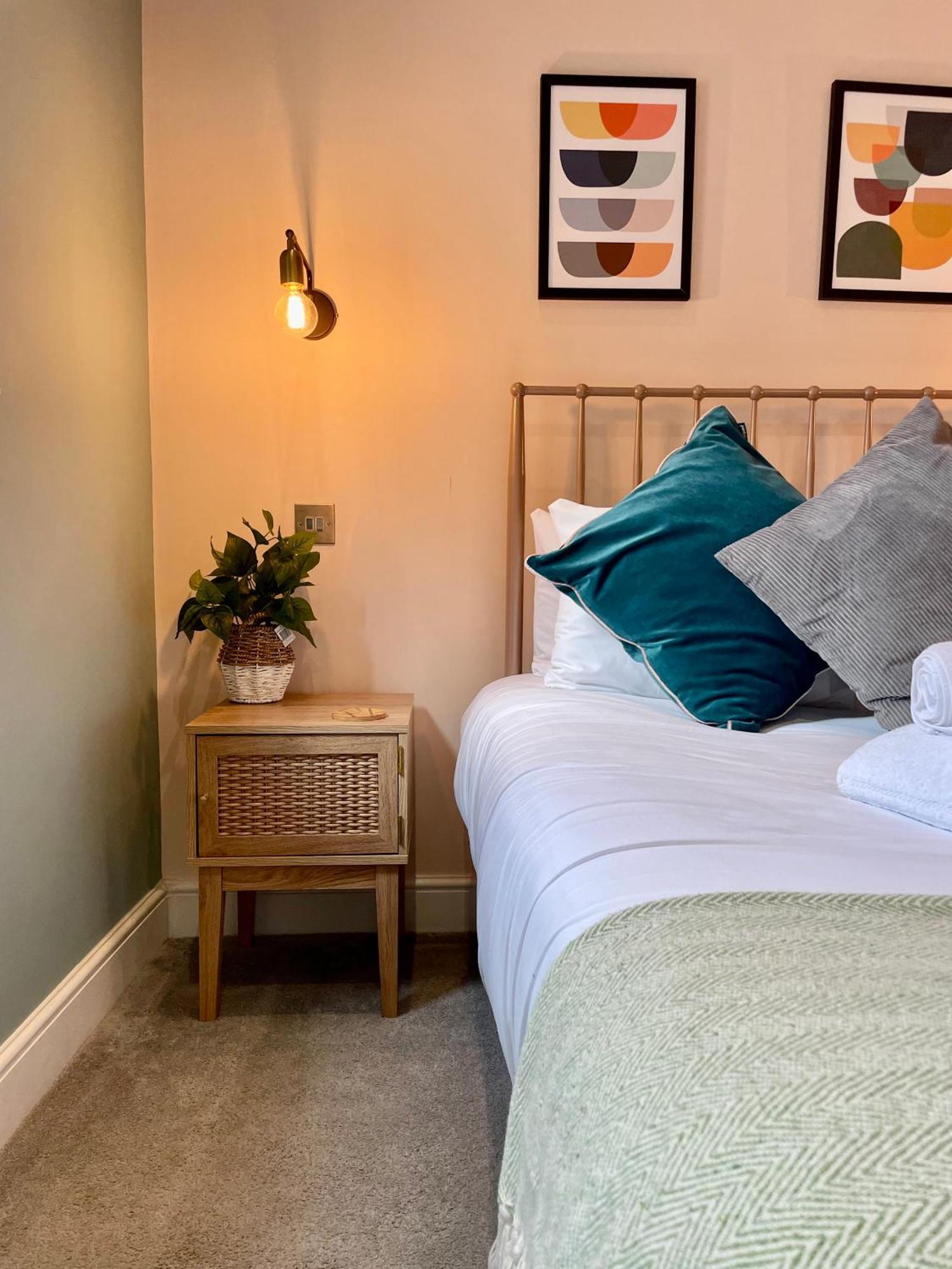 Pillow Menu! 1 Bed Garden Flat Finsbury Park * Londres