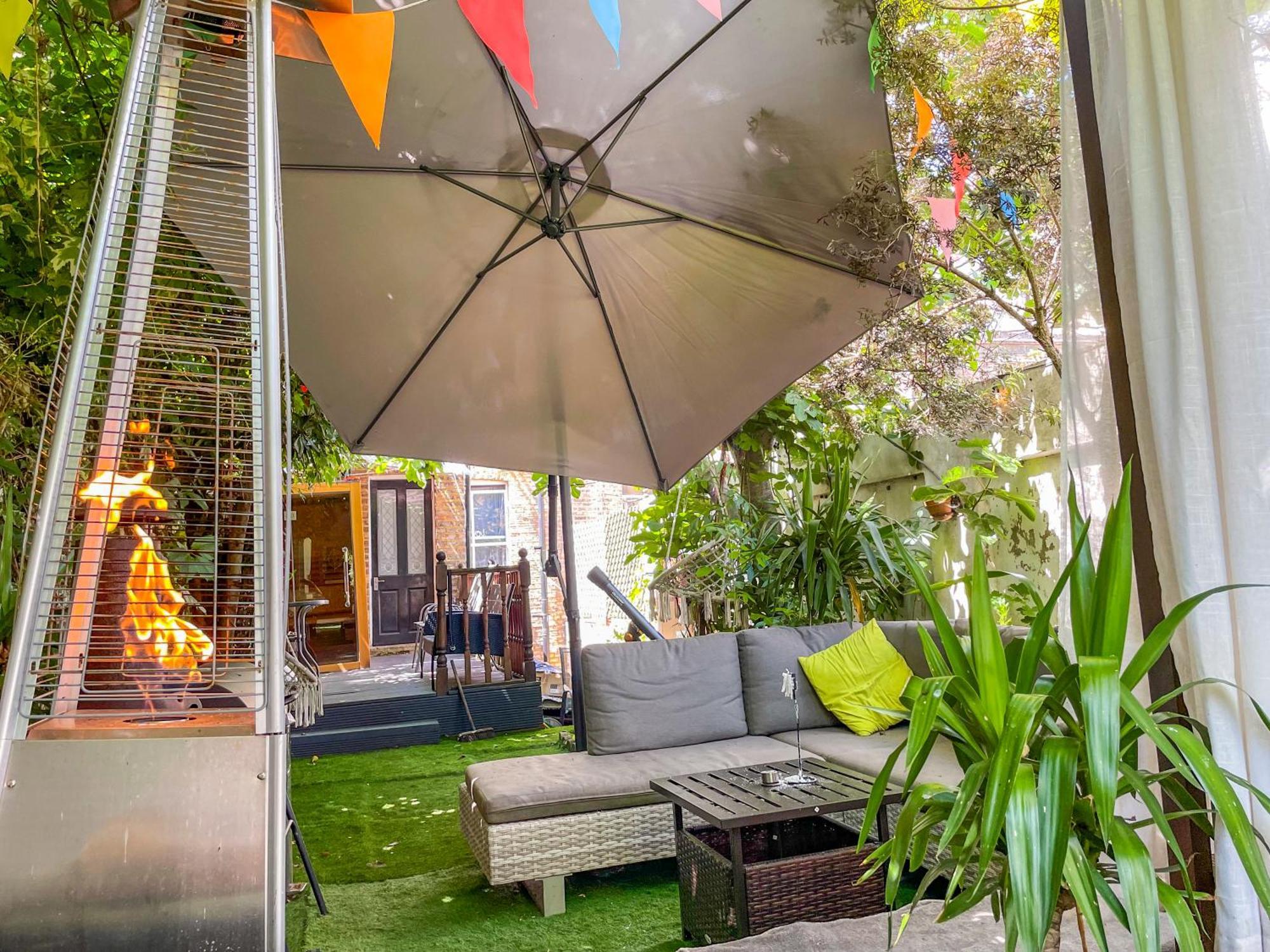 Accommodatie bij particulieren Double W/projector & Garden Hot Tub Londen