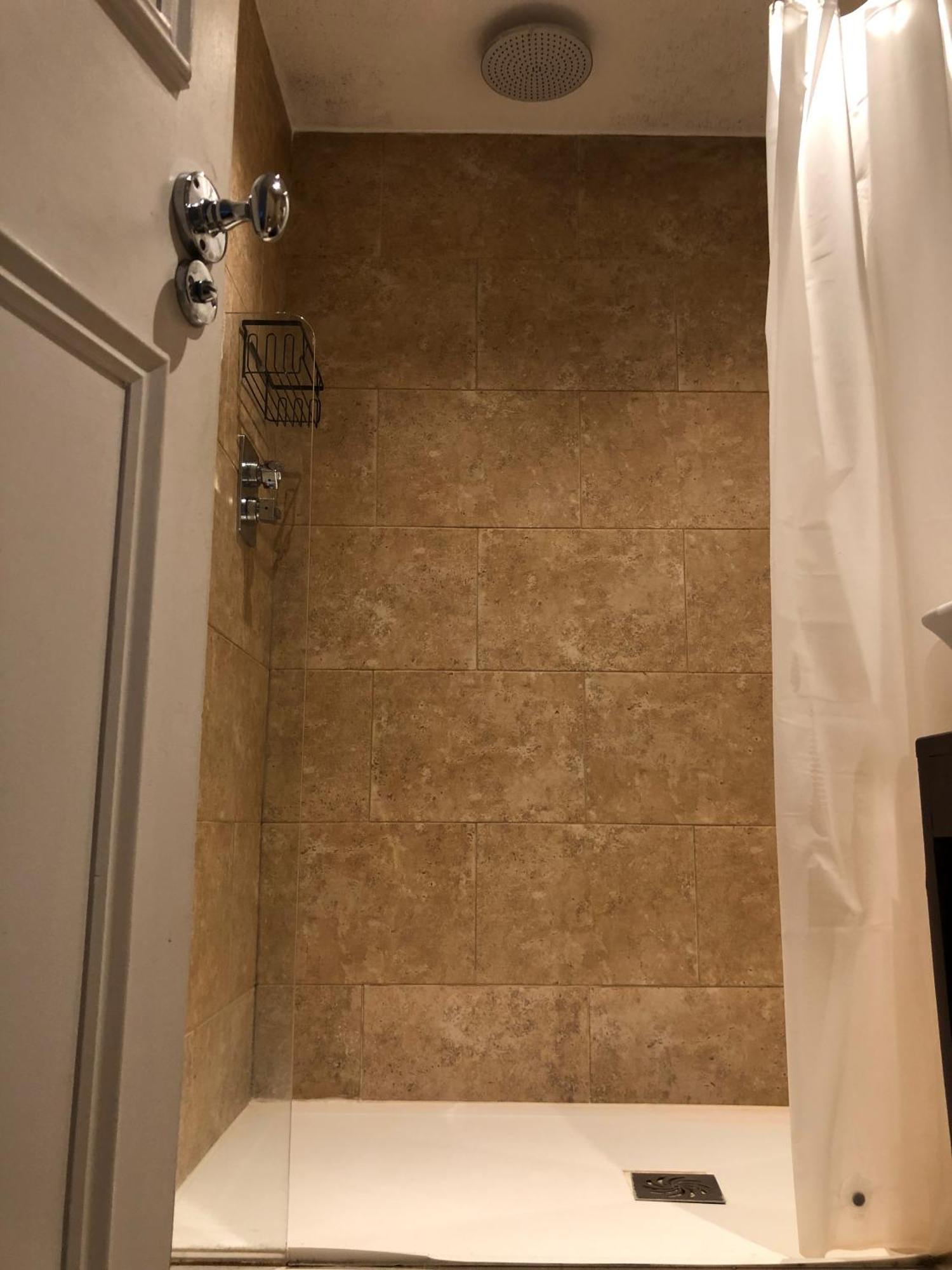 Shared House - Private With Dedicated Guest Bathroom Near Paddington Séjour chez l'habitant Londres