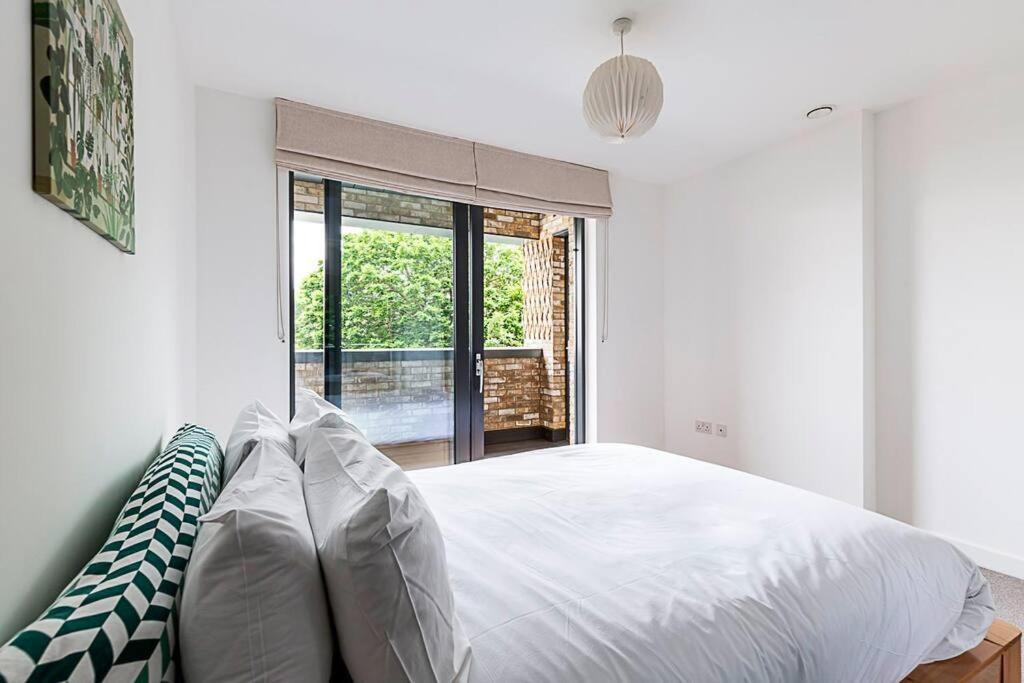 Well-connected Cosy And Bright Modern Flat Londres