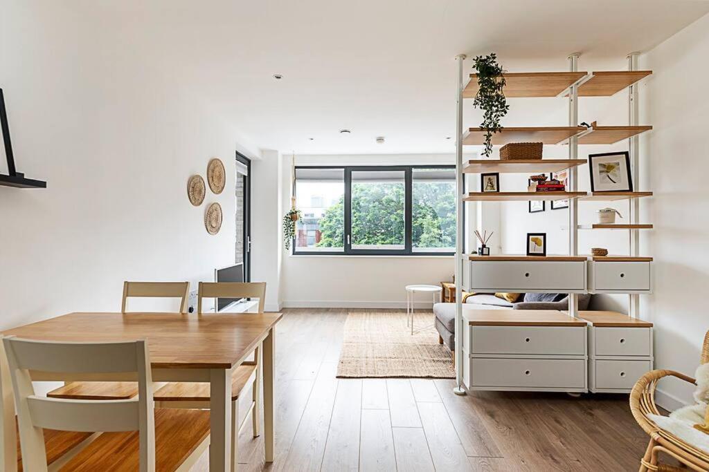 Well-connected Cosy And Bright Modern Flat * Londres