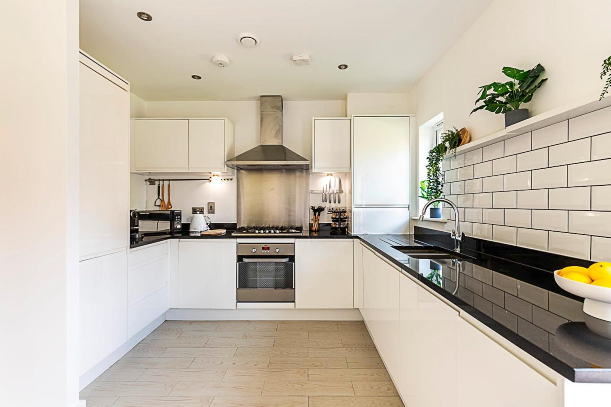 Semi-detached House With Modern Bespoke Interior Hébergement de vacances Londres