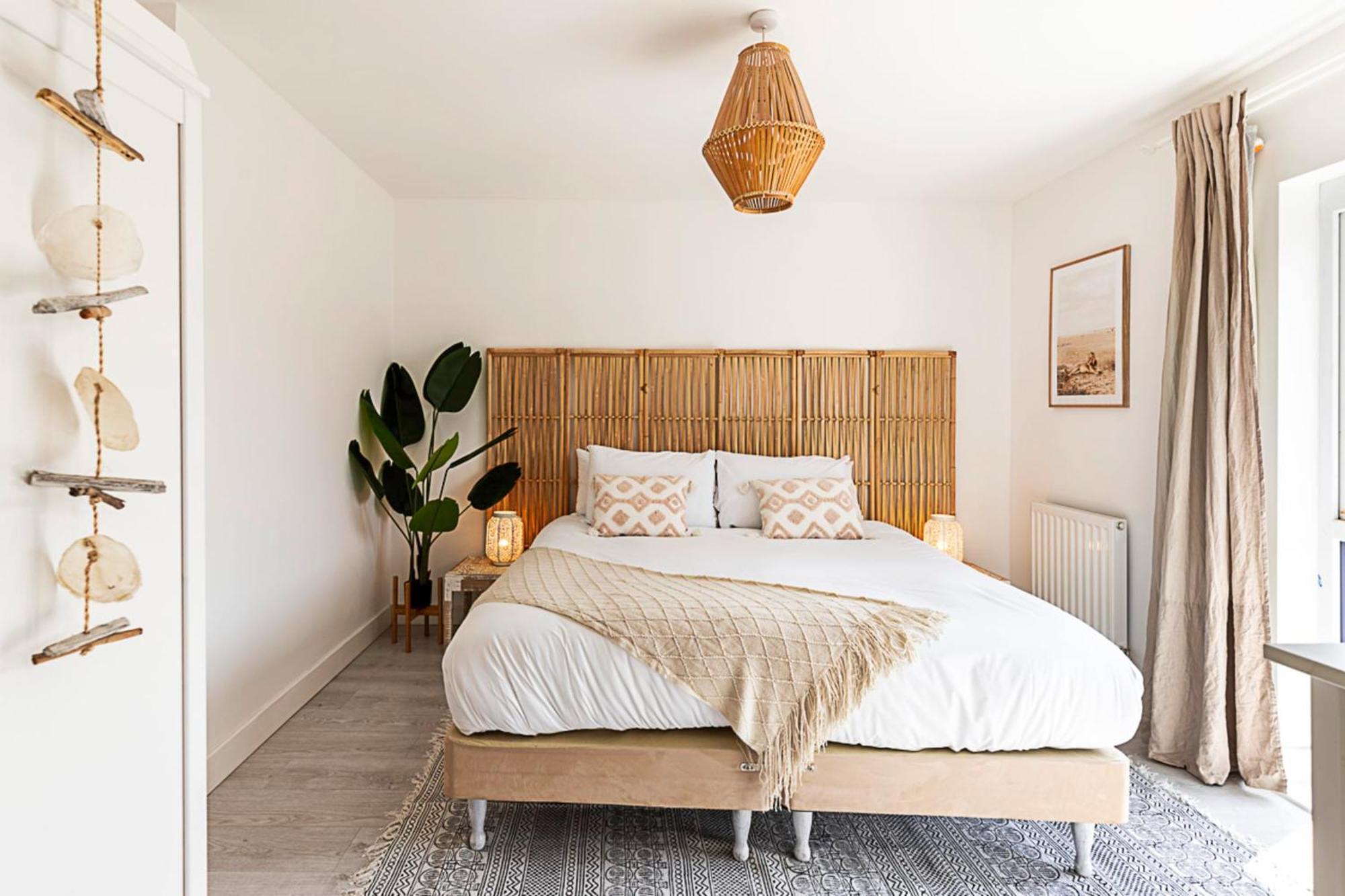Semi-detached House With Modern Bespoke Interior Hébergement de vacances Londres