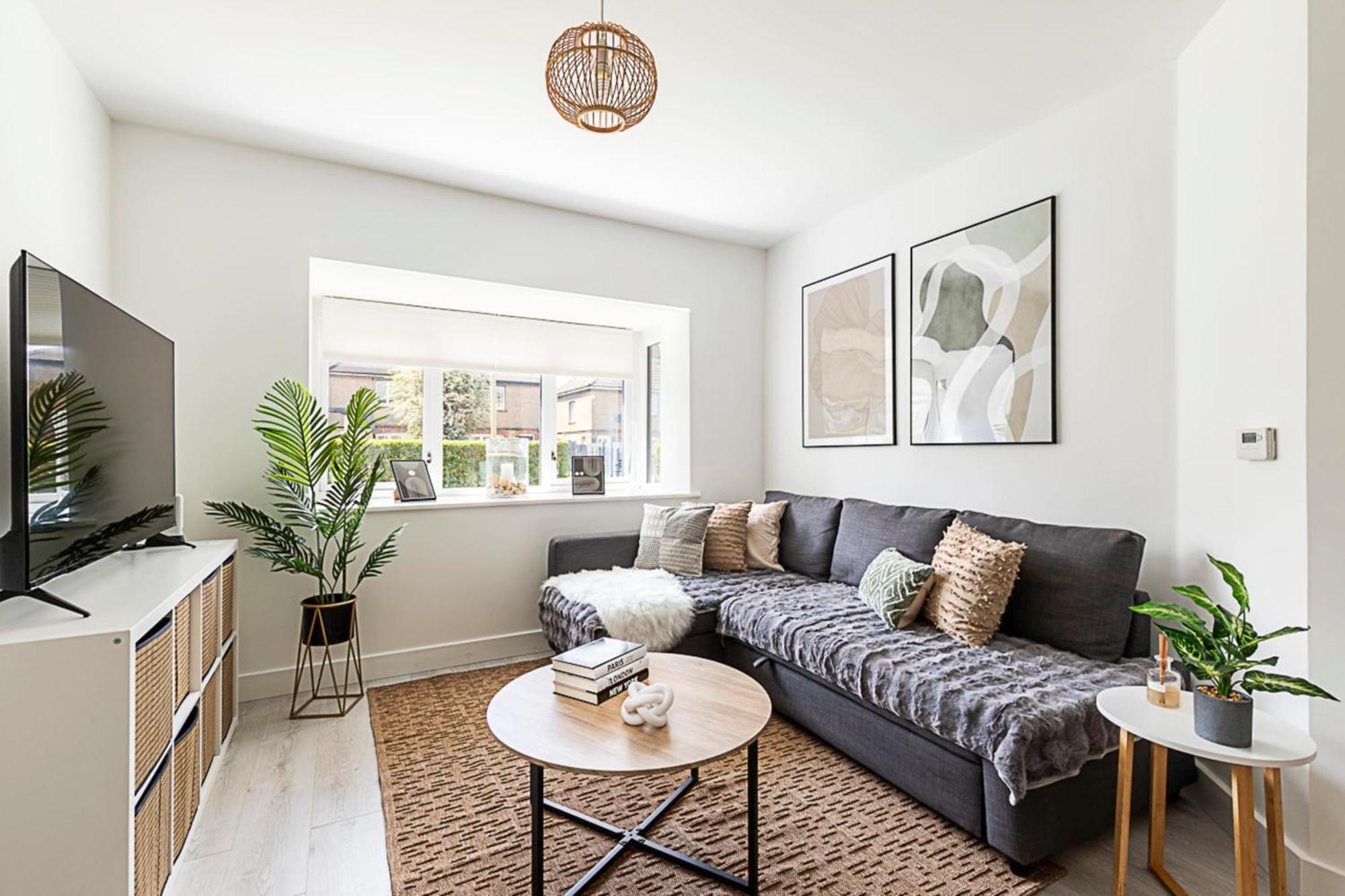 Semi-detached House With Modern Bespoke Interior * Londres