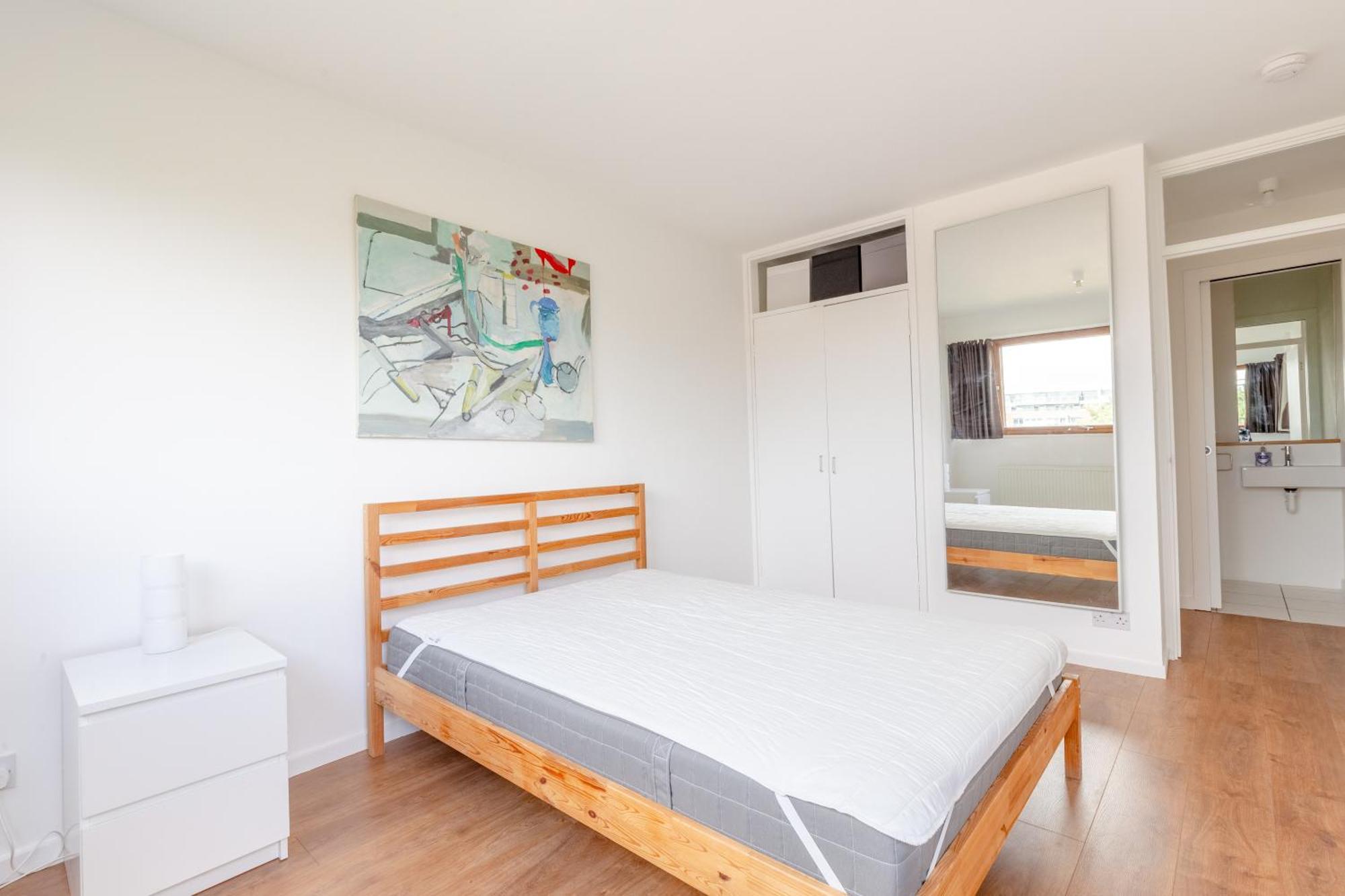 Unique Spacious Central 3 Bedroom With Rooftop Terrace Appartement