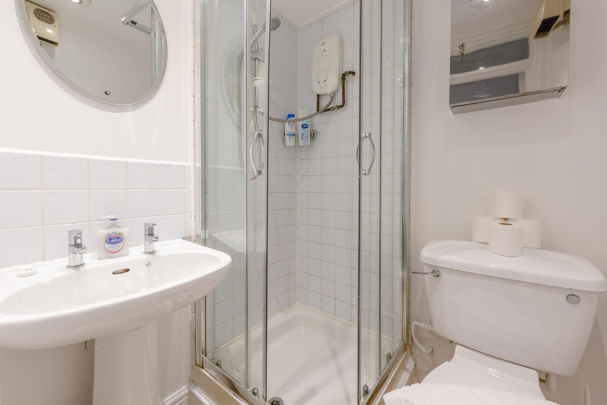 Spacious Near Kensington Gardens