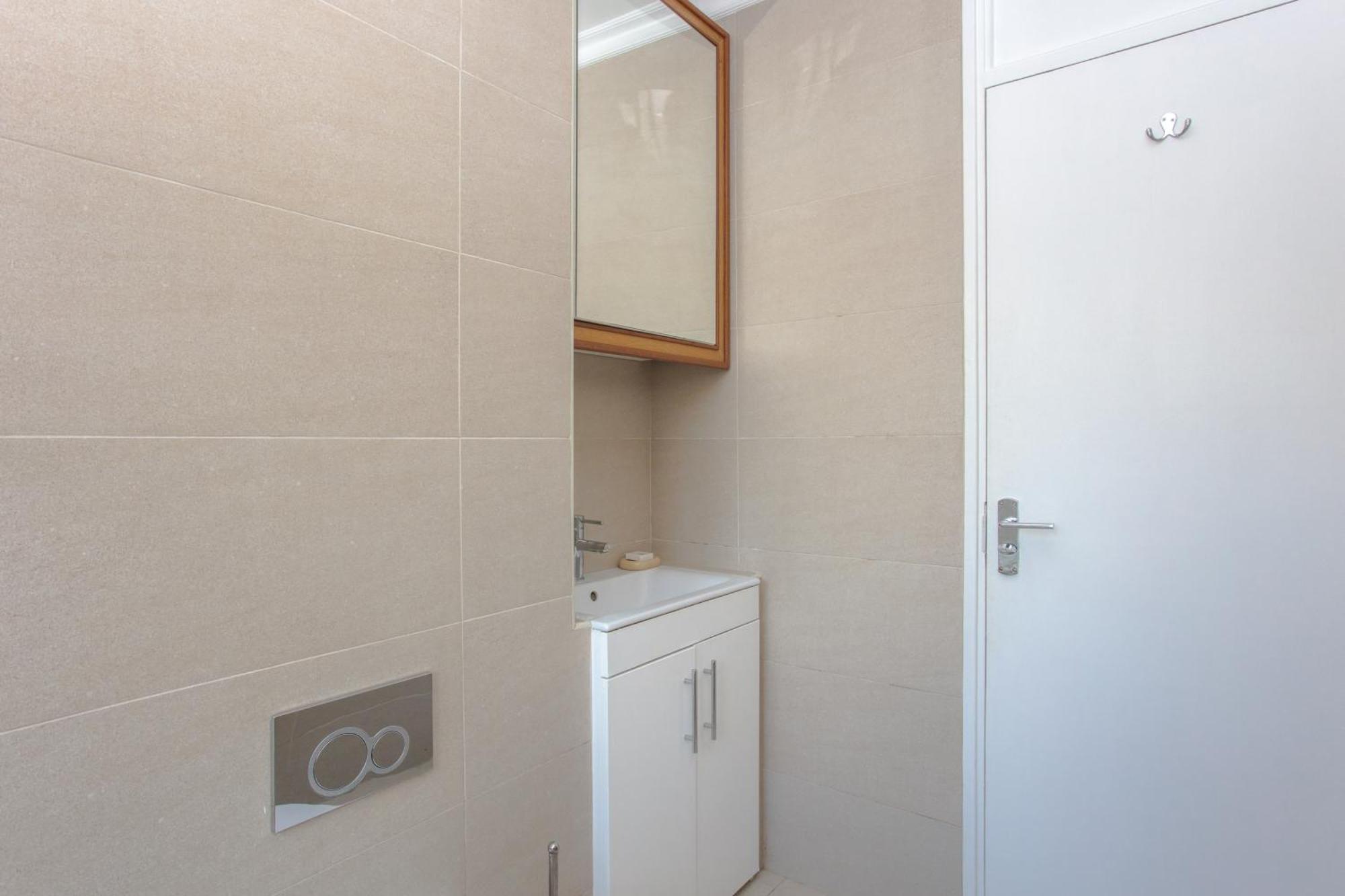 Modern 3 Bedroom In Brixton