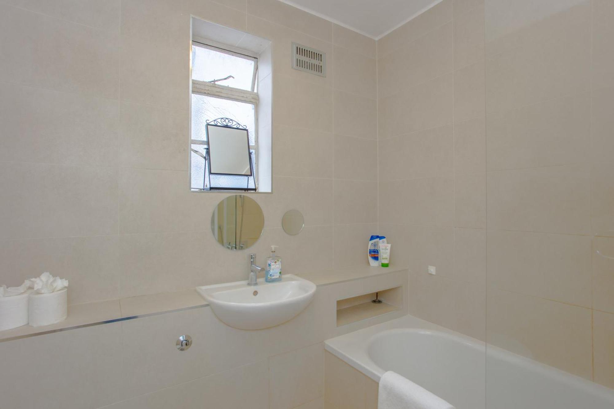 Contemporary 2 Bedroom Flat In Bayswater