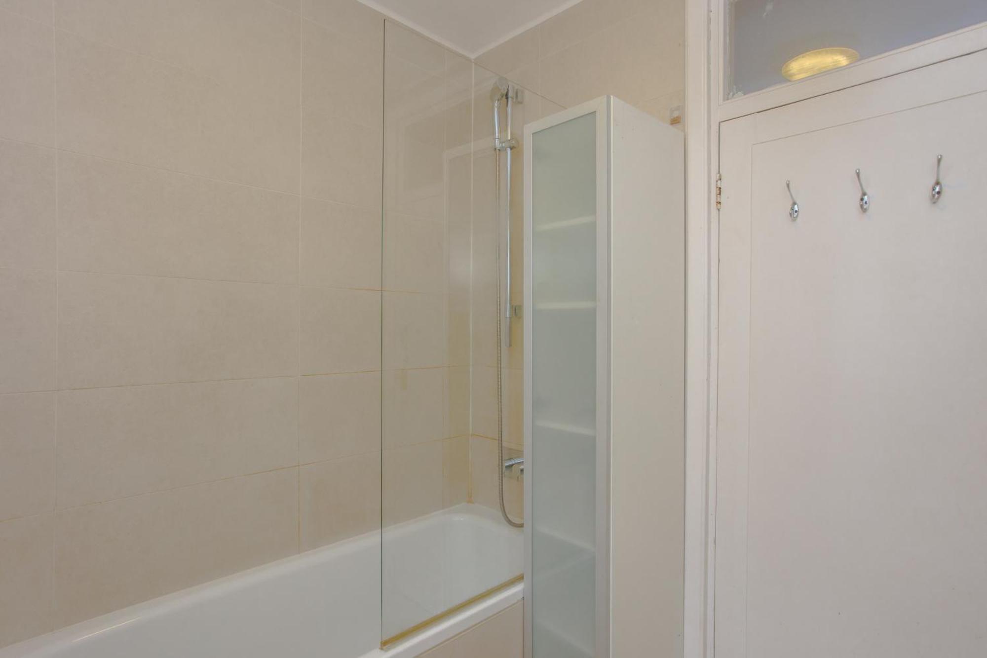 Contemporary 2 Bedroom Flat In Bayswater London