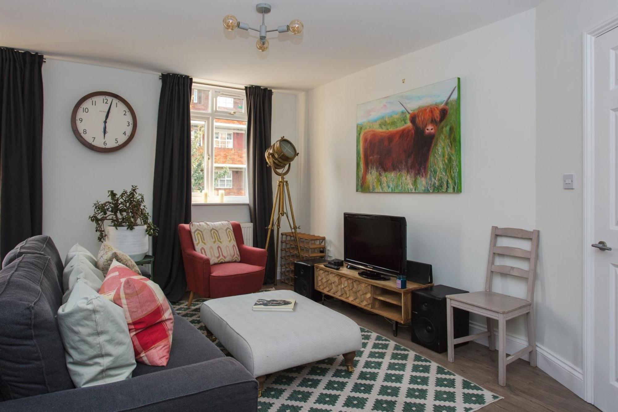 Lovely 2 Bedroom Flat Near Whitechapel Station Londres