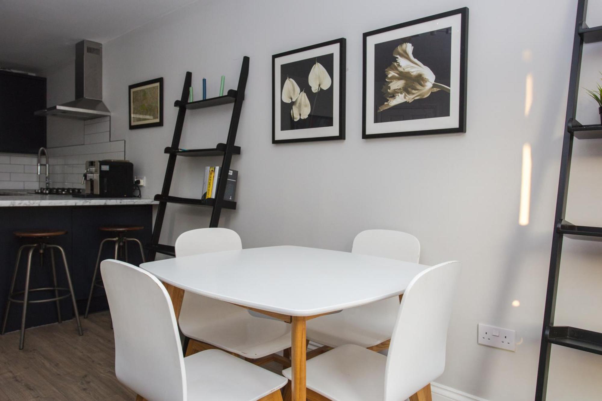 Lovely 2 Bedroom Flat Near Whitechapel Station Londres