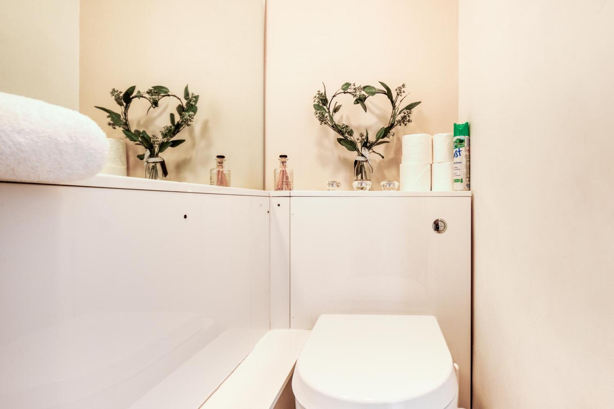 Homely 4 Bedroom House In Brixton Appartement *