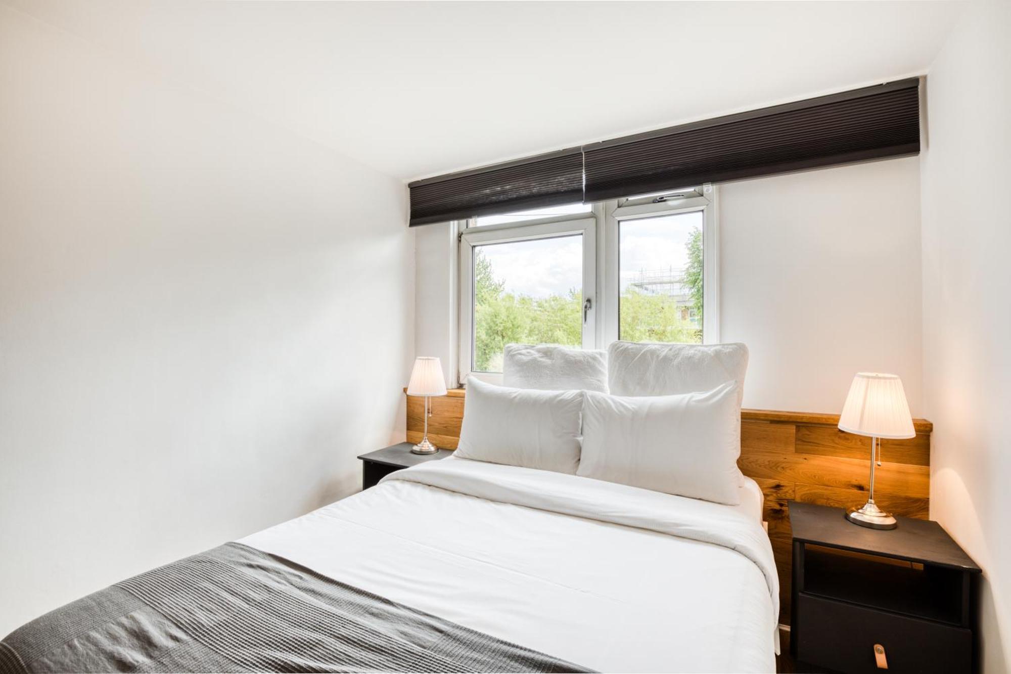 Homely 4 Bedroom House In Brixton Appartement *