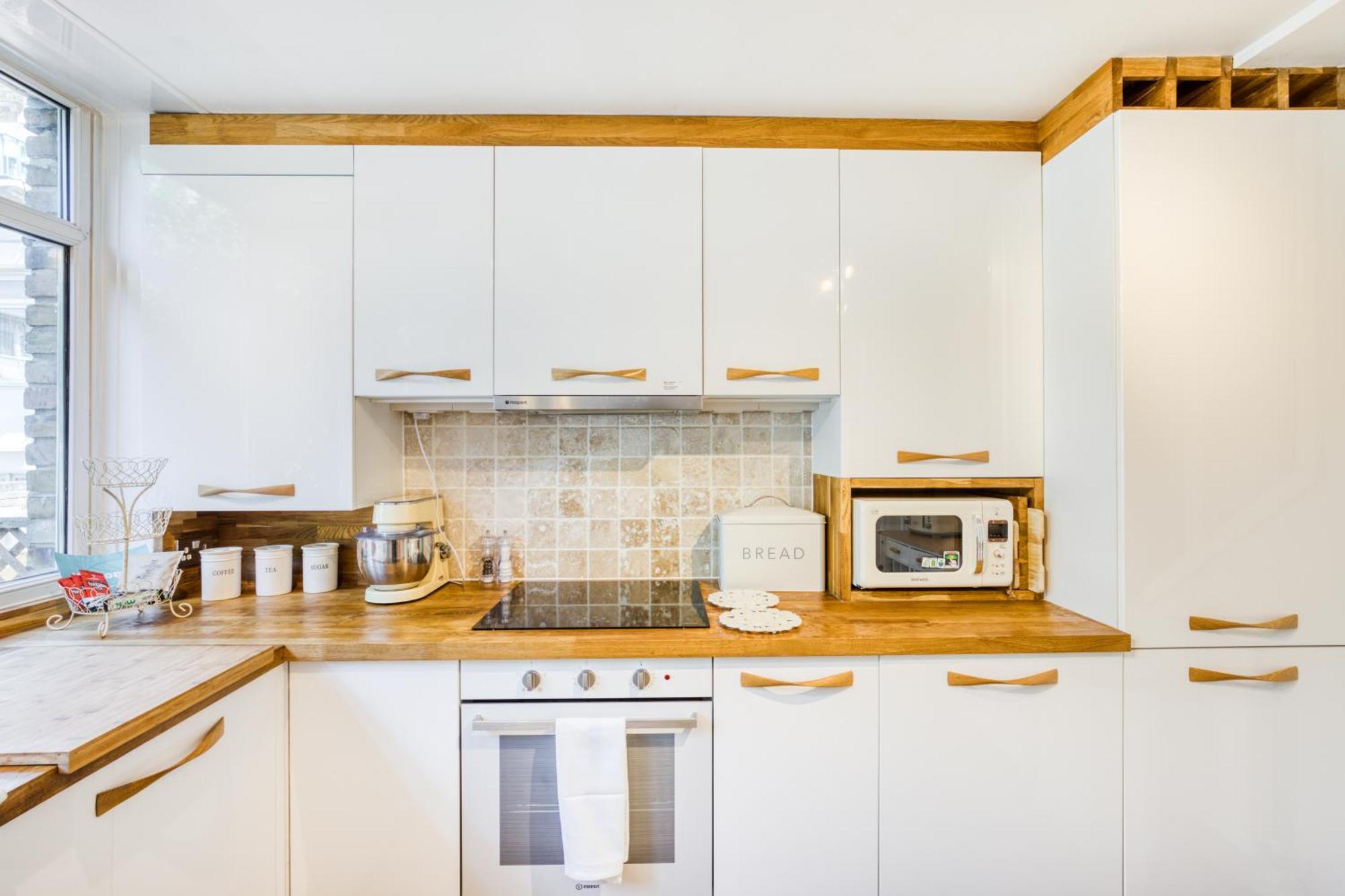 Homely 4 Bedroom House In Brixton *