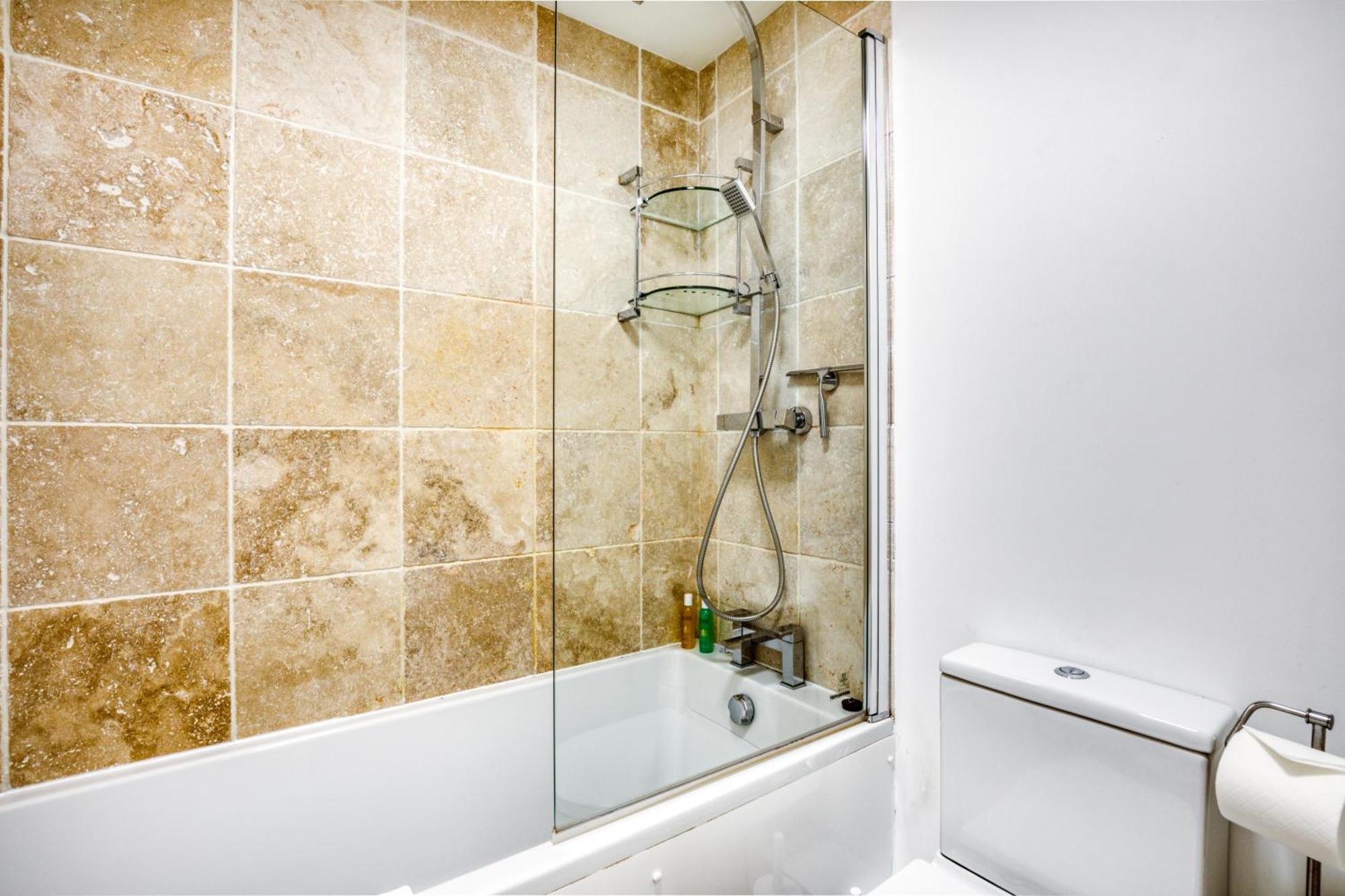Appartement Homely 4 Bedroom House In Brixton *
