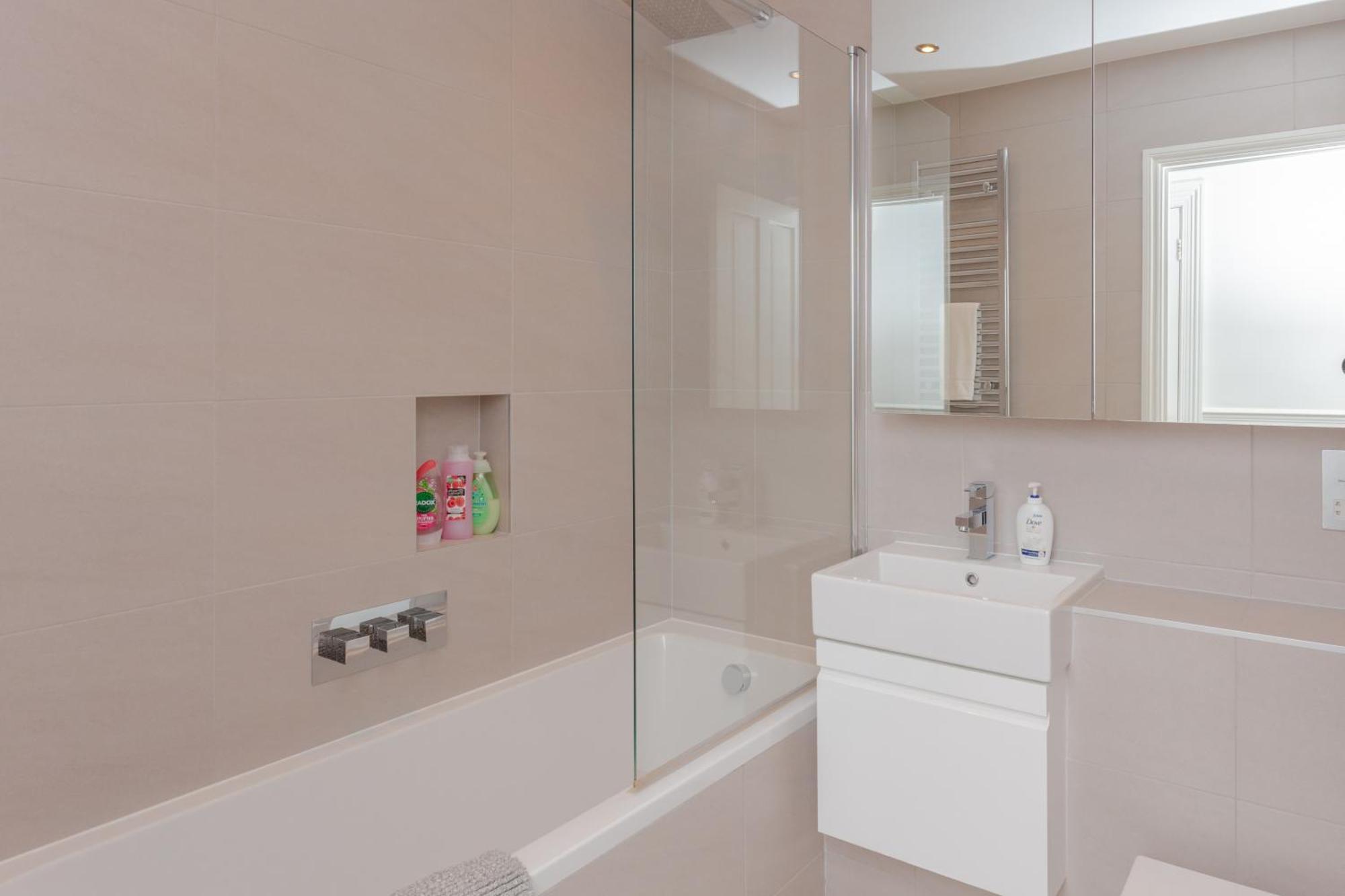 Apartamento Newly Renovated 3 Bedroom In North West *