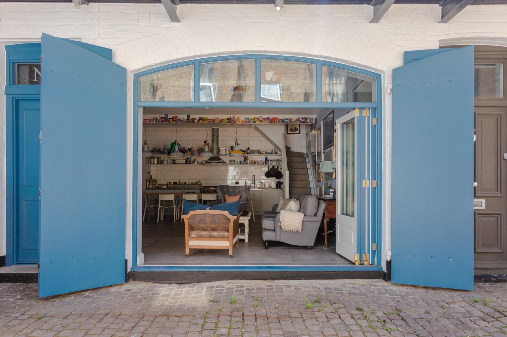 Contemporary 2 Bedroom House In Vibrant Shepherds Bush Londres
