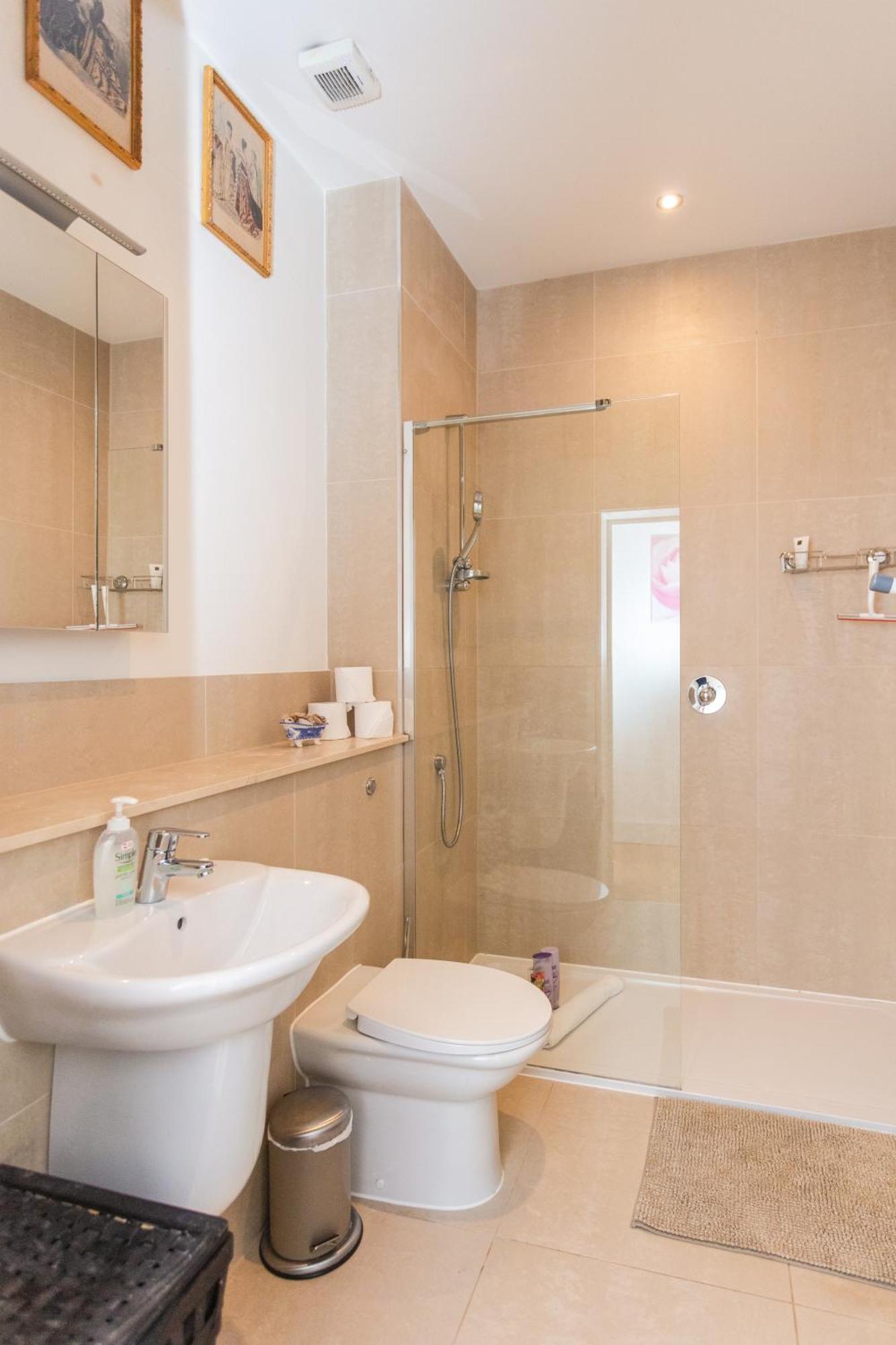 Homely 1 Bedroom In The Heart Of Vibrant Camden Londres
